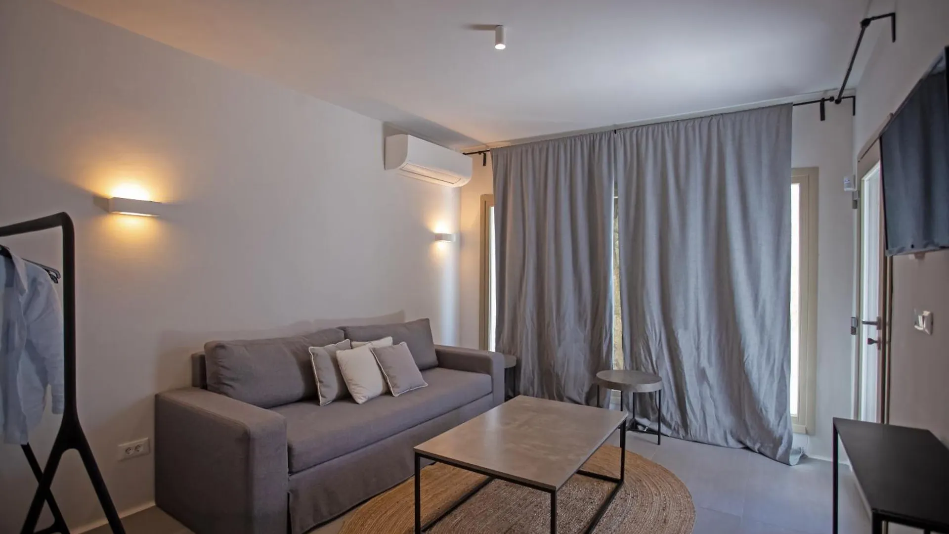 Aura Seaview Sunset Pool Villa W Night Security Guard - Six Bedrooms Fanari  0*, Fanari (Mykonos)